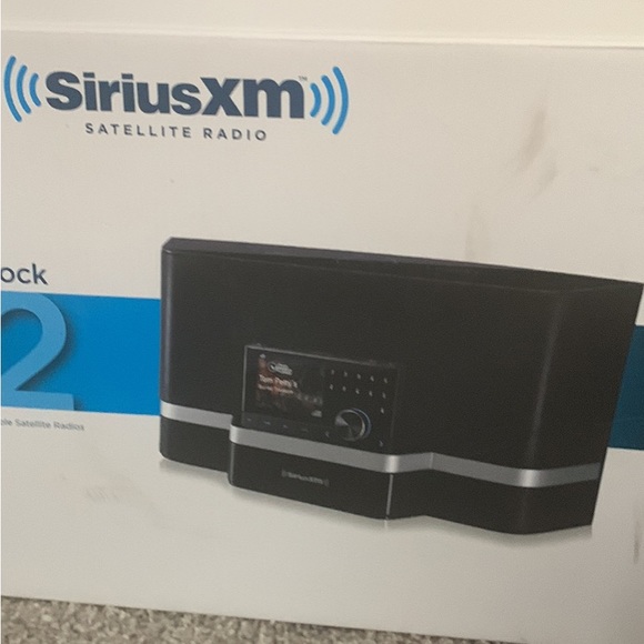 SiriusXM Dock and Sepeate radio attachem sattrlite portable - Picture 3 of 3